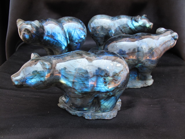Labradorite Standing Bear Cameo
